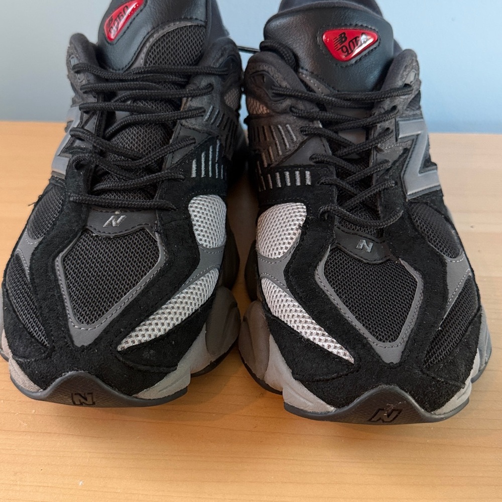 New Balance Black and Gray Athletic Shoes - Picture 2 of 8